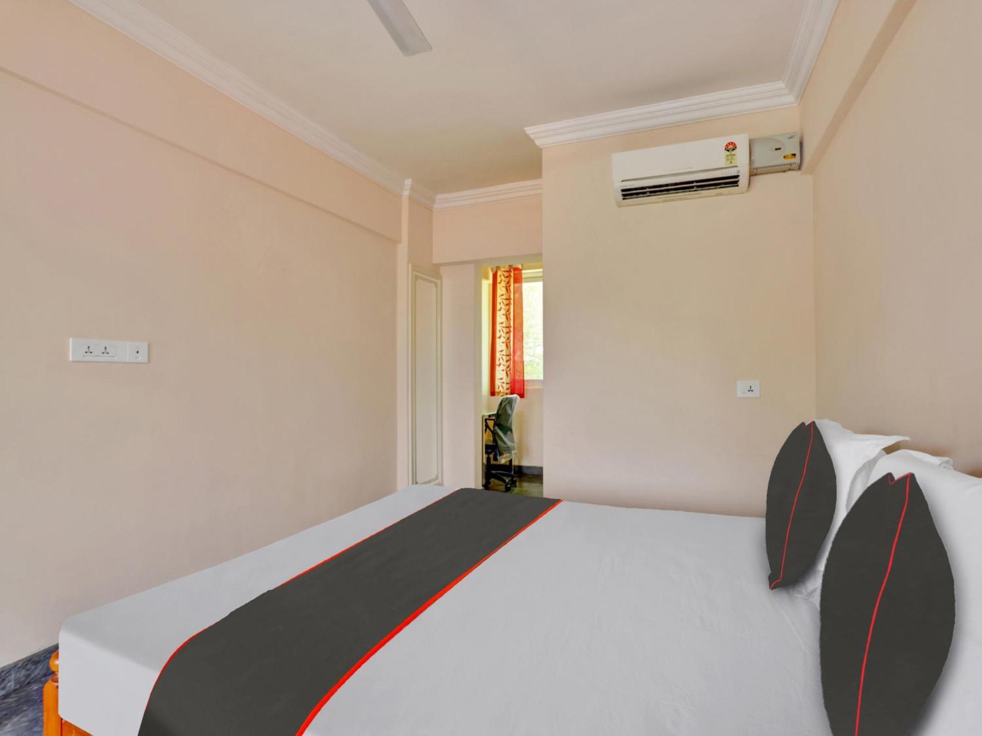 Family Castle Hotel Thiruvananthapuram Buitenkant foto