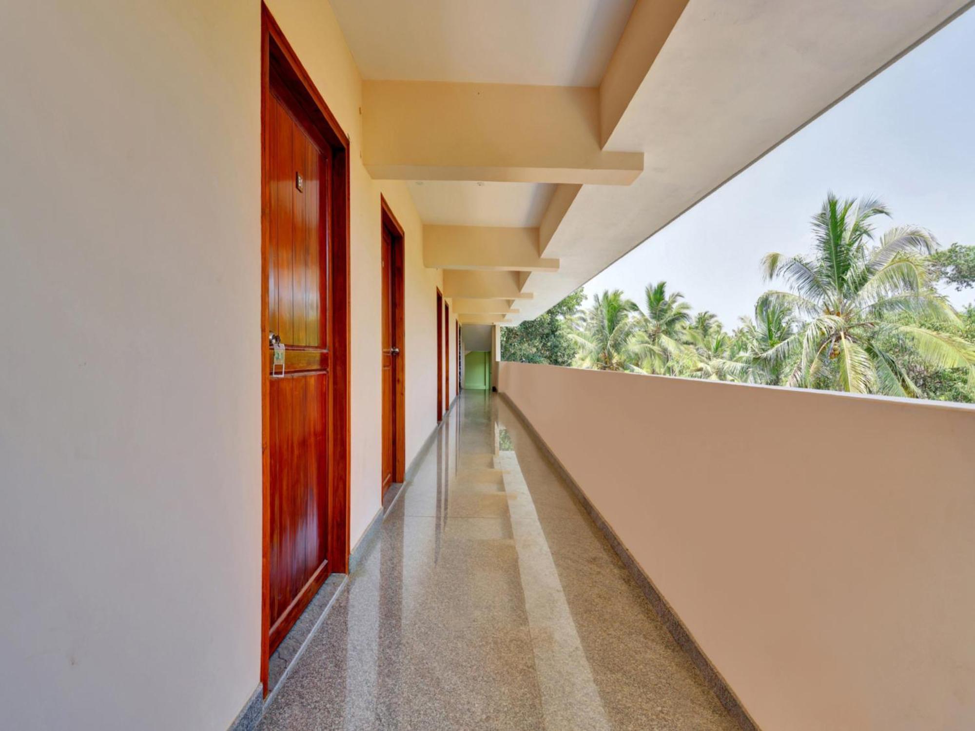 Family Castle Hotel Thiruvananthapuram Buitenkant foto