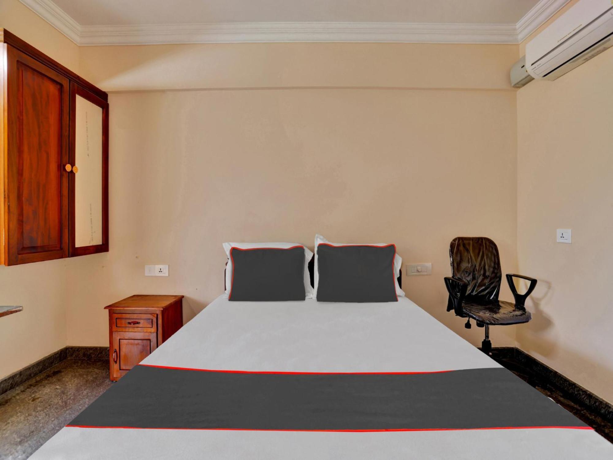 Family Castle Hotel Thiruvananthapuram Buitenkant foto
